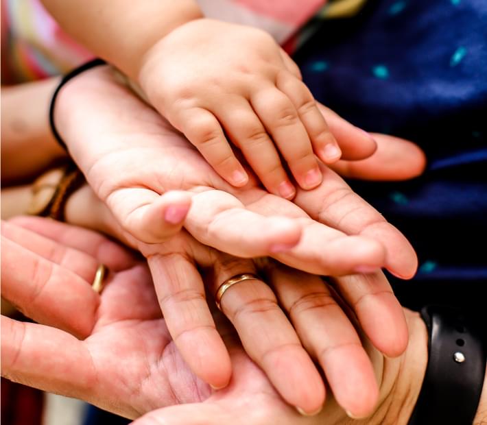 hands-img